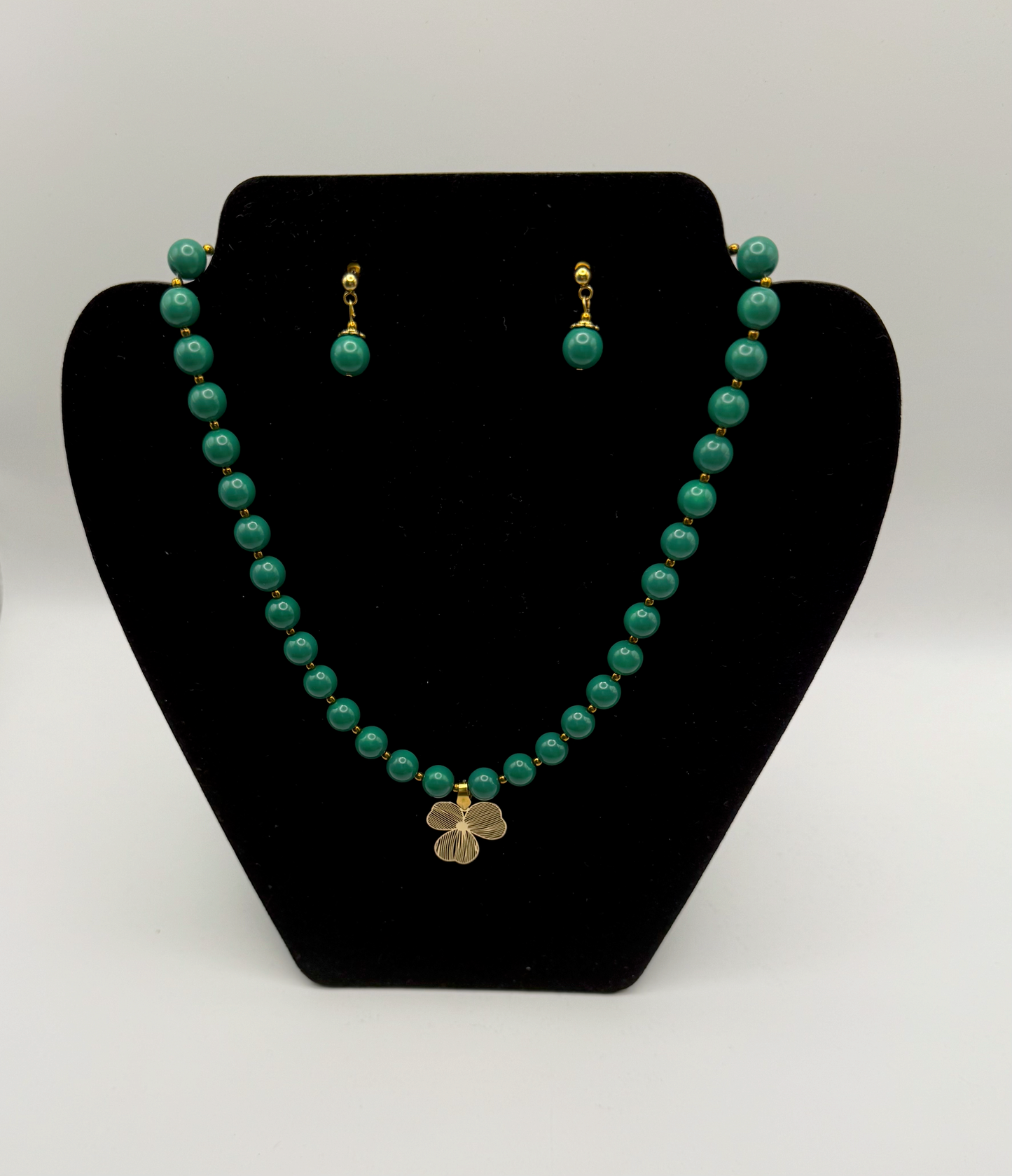 Green Clover Gem Necklace & Earrings