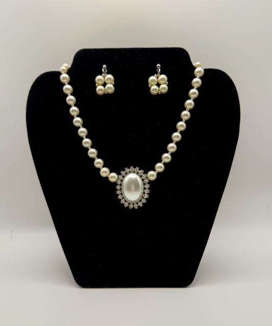 Emerald Cluster Pearl Set