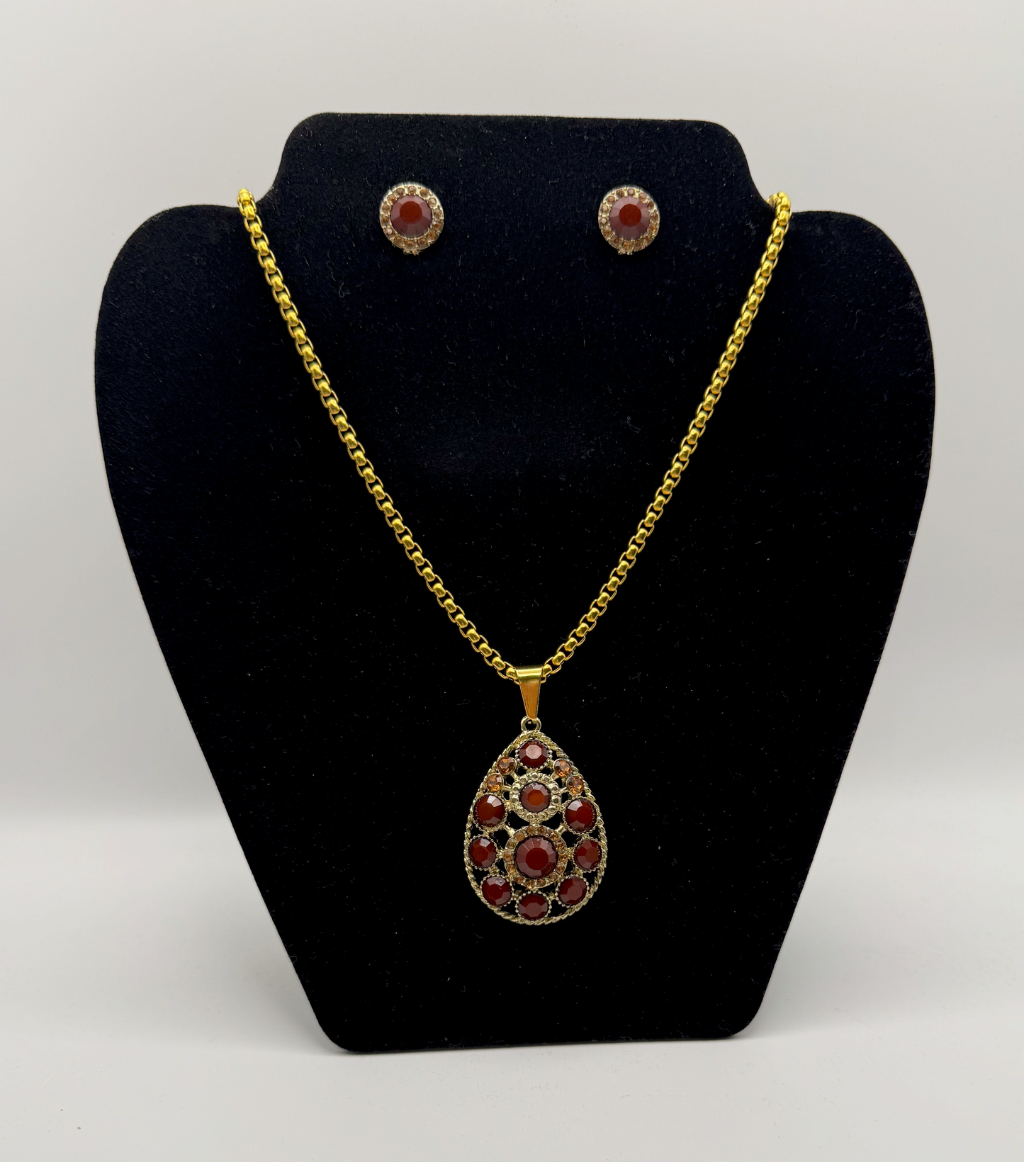 Ruby Royale Necklace Set