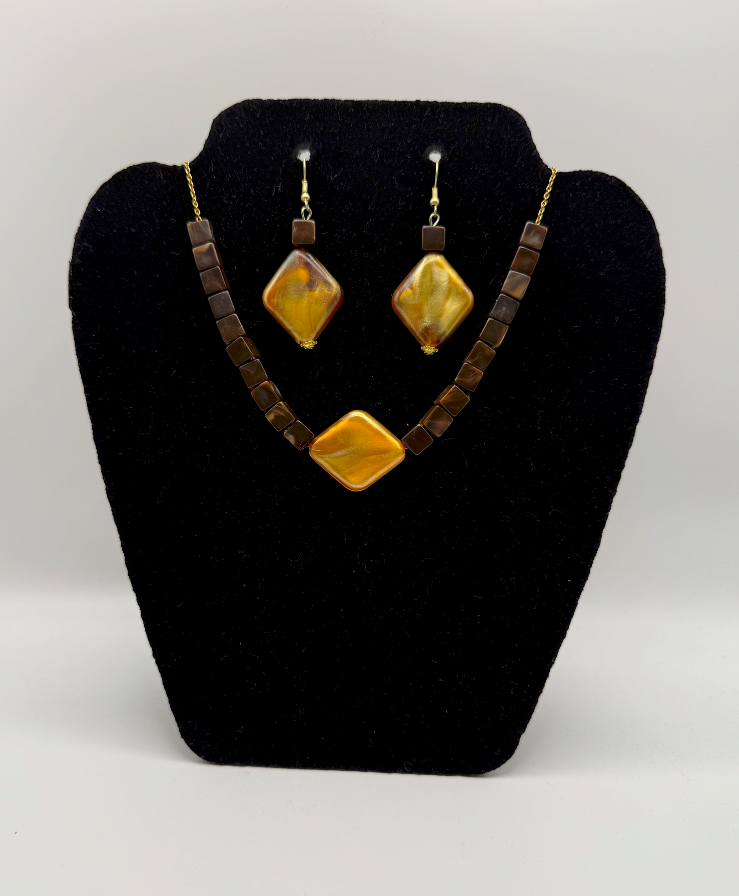 Golden Amber Geometric Necklace Set