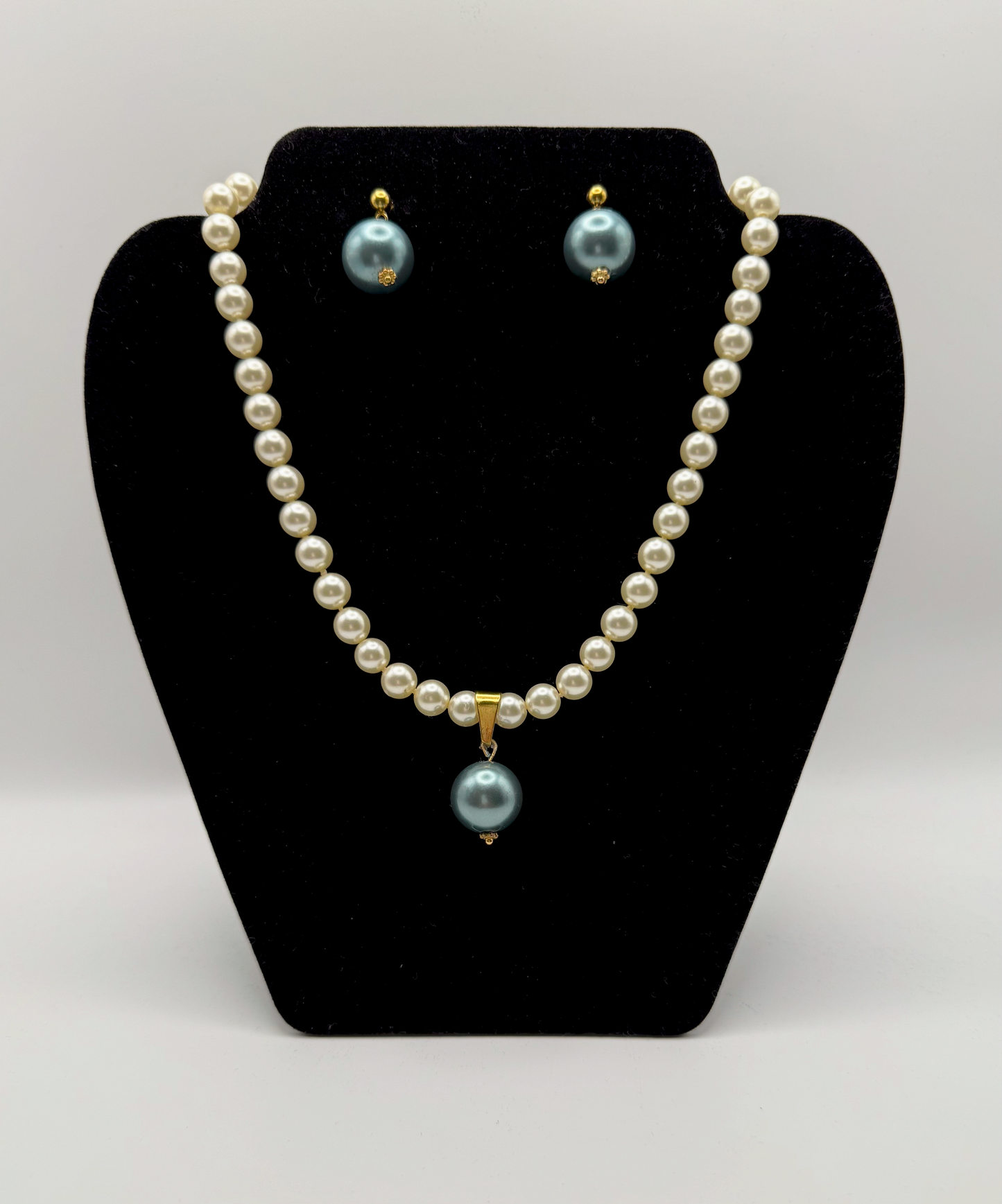 Classic Blue Pearl Necklace Set