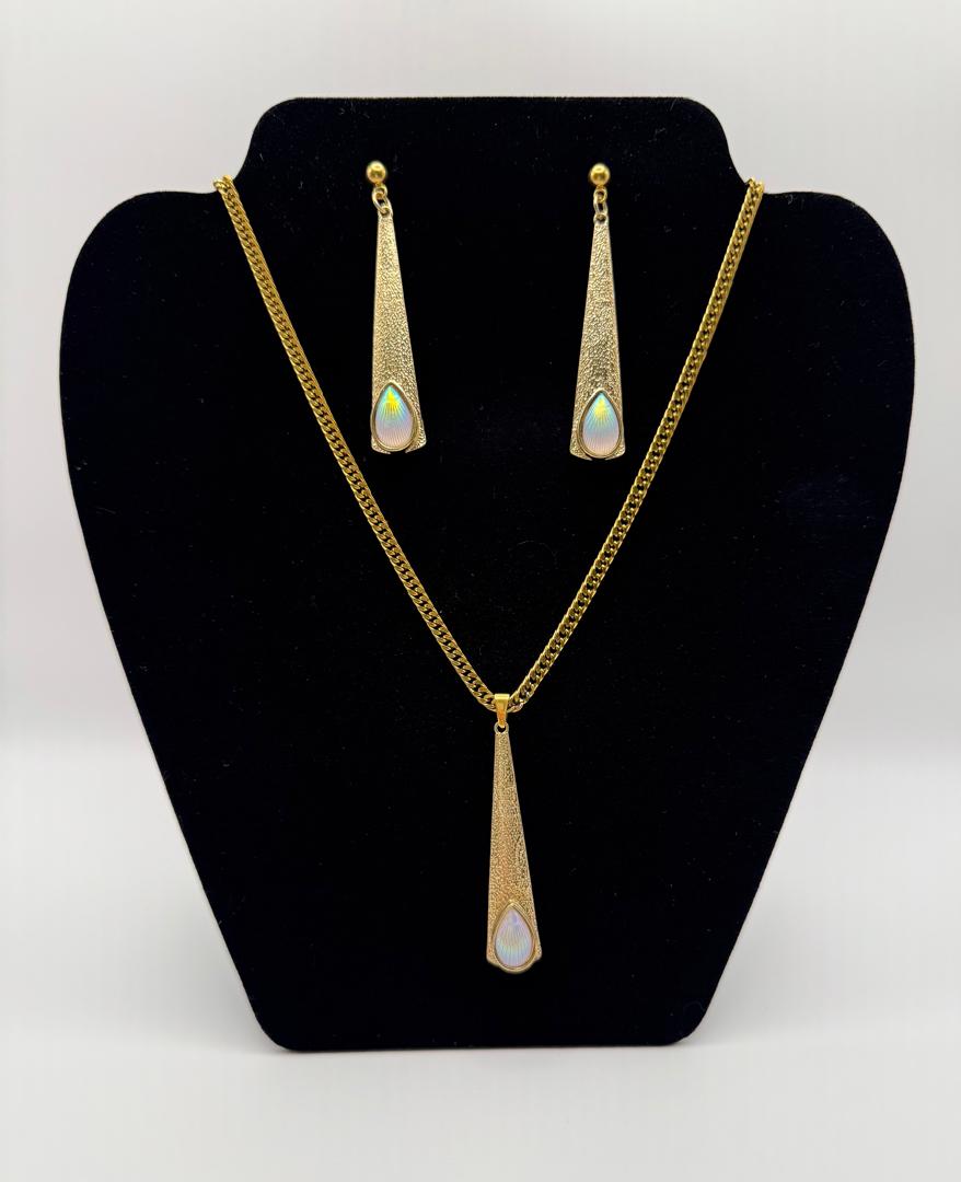 Iridescent Teardrop Necklace & Earrings Set