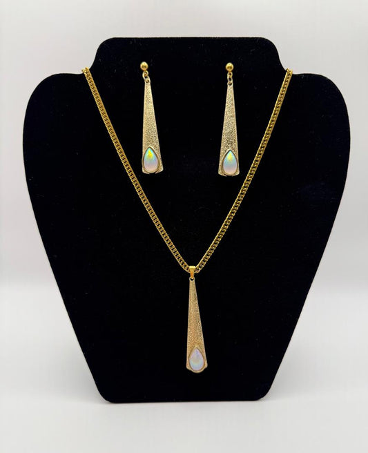 Iridescent Teardrop Necklace & Earrings Set